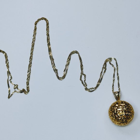 Signed 14K yellow gold 17.7mm carved out Filigree Ball dangle necklace 30" 5.2gm